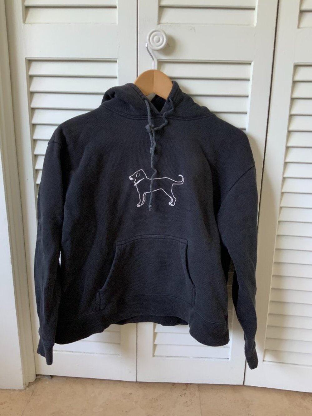 The Black Dog Black Hoodie M Dog Graphic Pullover Vintage Worn Fits Small